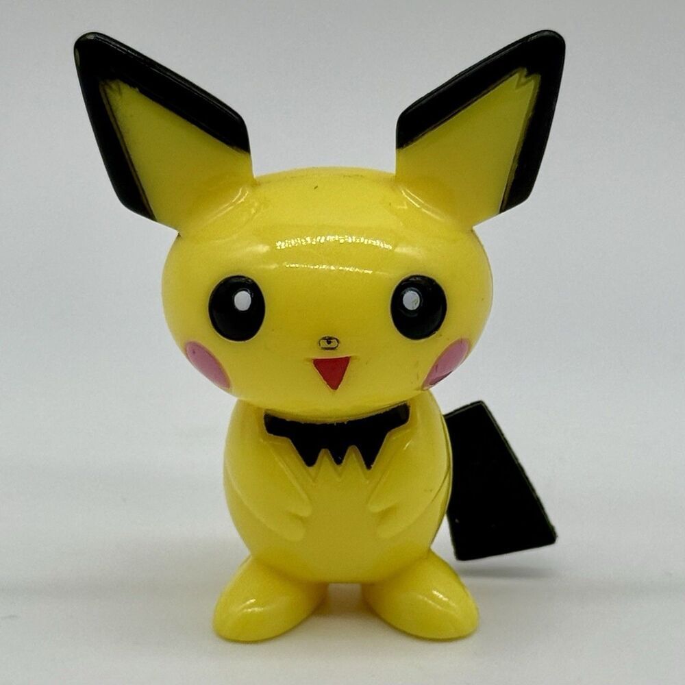 Pokemon Pikachu 2.25” Figure Plastic Toy 2001 Nintendo